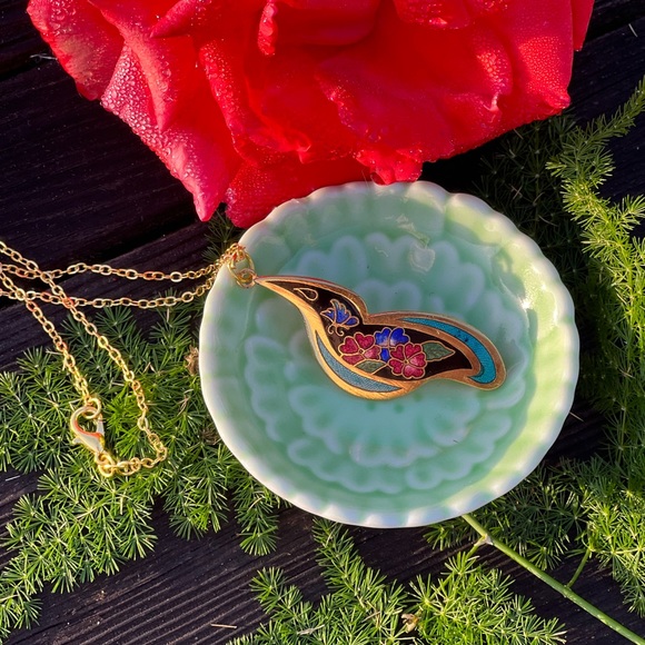 Jewelry - VINTAGE Cloisonné bird necklace